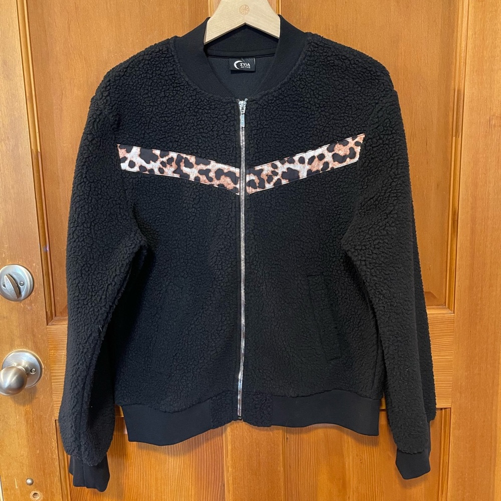 ZYIA Active Flying V Leopard Accent Black Sherpa Jacket